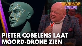 Pieter Cobelens haalt kleine moord-drone uit binnenzak: 'Dit is de toekomst van oorlogsvoering'