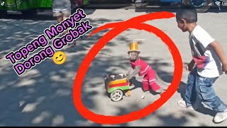 Topeng Monyet Bawa Gerobak #funnymonkey #monyetlucu #mongkey #vΓdeoviral
