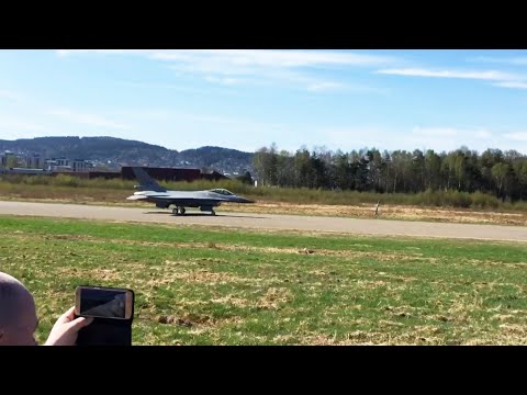 F-16-flyet mister motorkraft.