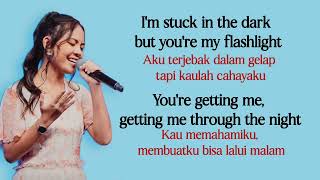 FLASJLIGHT - NOVIA SITUMEANG (Lirik dan Terjemah) Indonesia Idol 2023