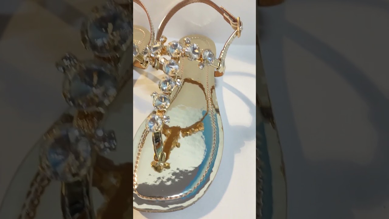 Sandálias rasteiras com pedrarias | Ares 