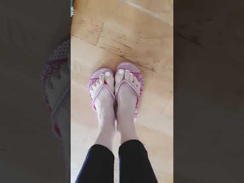 feet flip flops