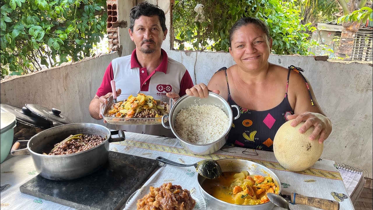 Hoje Tem Moqueca! Camarão com Feijão Caupi Feito no Fogo a Lenha!