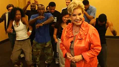 ABC 7's Linda Carson dances with the Westcoast Bla...