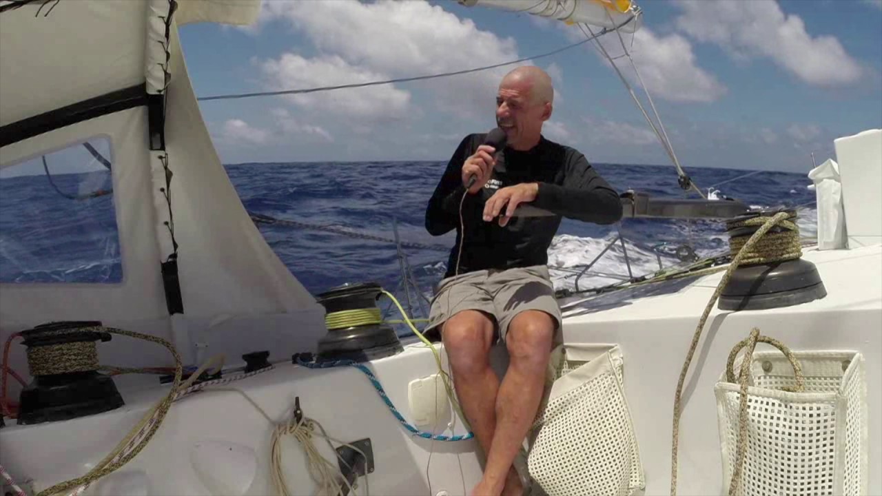 D17 : Sebastien Destremau crosses the equateur / Vendée Globe