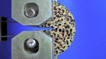 Fracture testing of metal foams