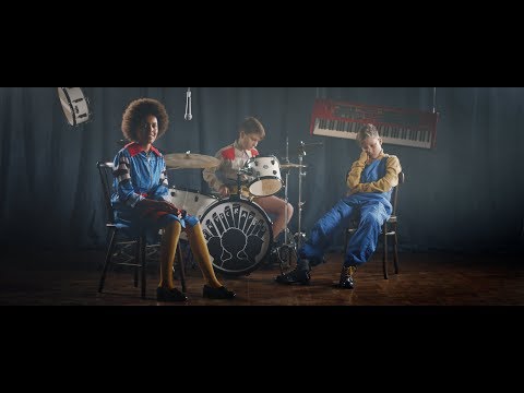 JUST KIDS / A Skyscrapers Band Official Music Video
