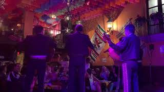 Mariachis 2