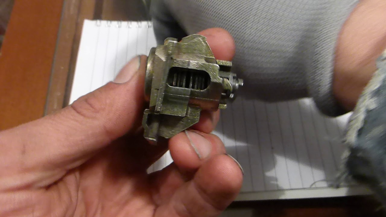 Как вытащить замок из двери тойота королла - 83 фото