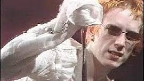 Sex Pistols - Pretty Vacant (Music Video & Winterland Audio)