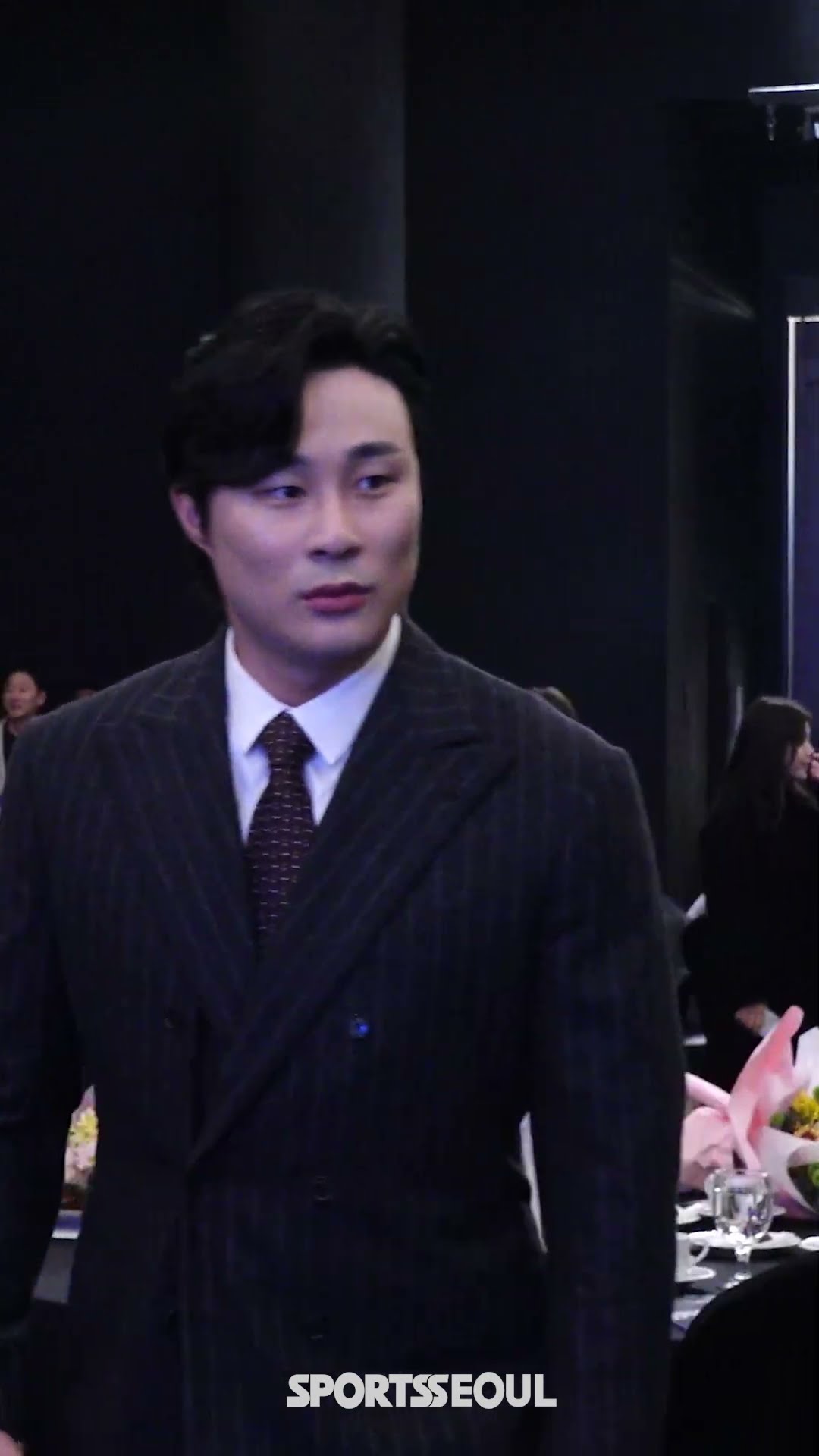 염경엽 감독 만난 김하성(Kim Ha seong) 'LG 우승 축하드려요'