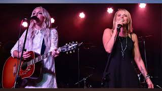 See Miranda Lambert, Ashley Monroe Surprise Fans With Live 'Heart Like Mine'