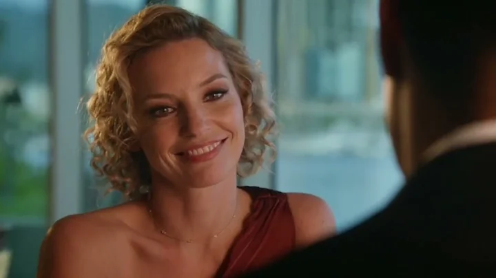 Magnum P.I 05x09 - Juliet hallucinating