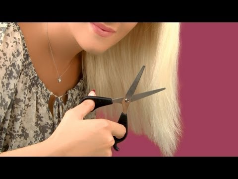 How to cut your own hair and trim split ends at home