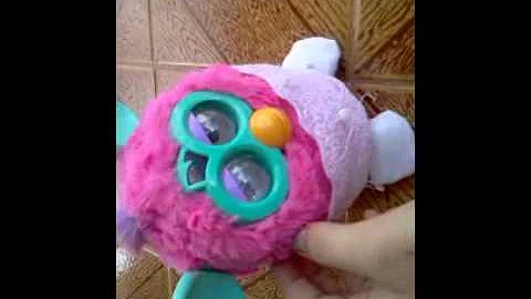Como fazer para o Furby mudar de personalidade?