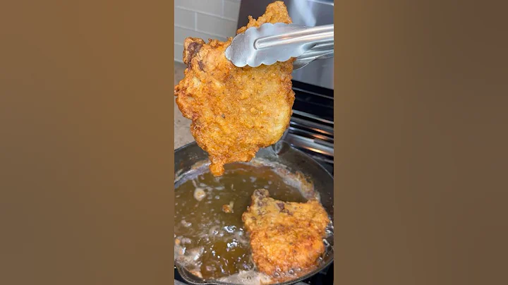 How to Make Fried Pork Chops #porkchops #porkchoprecipe #short #friedporkchops #shorts #shortsfeed