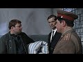 Там чьи то вещи Сбросьте их на пол А хозяин придёт скажите канай отсюда Там чьи то вещи Сбросьте их на пол А хозяин придёт скажите канай отсюда