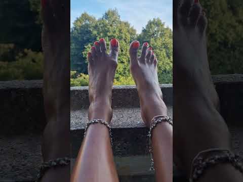 Smelly toes
