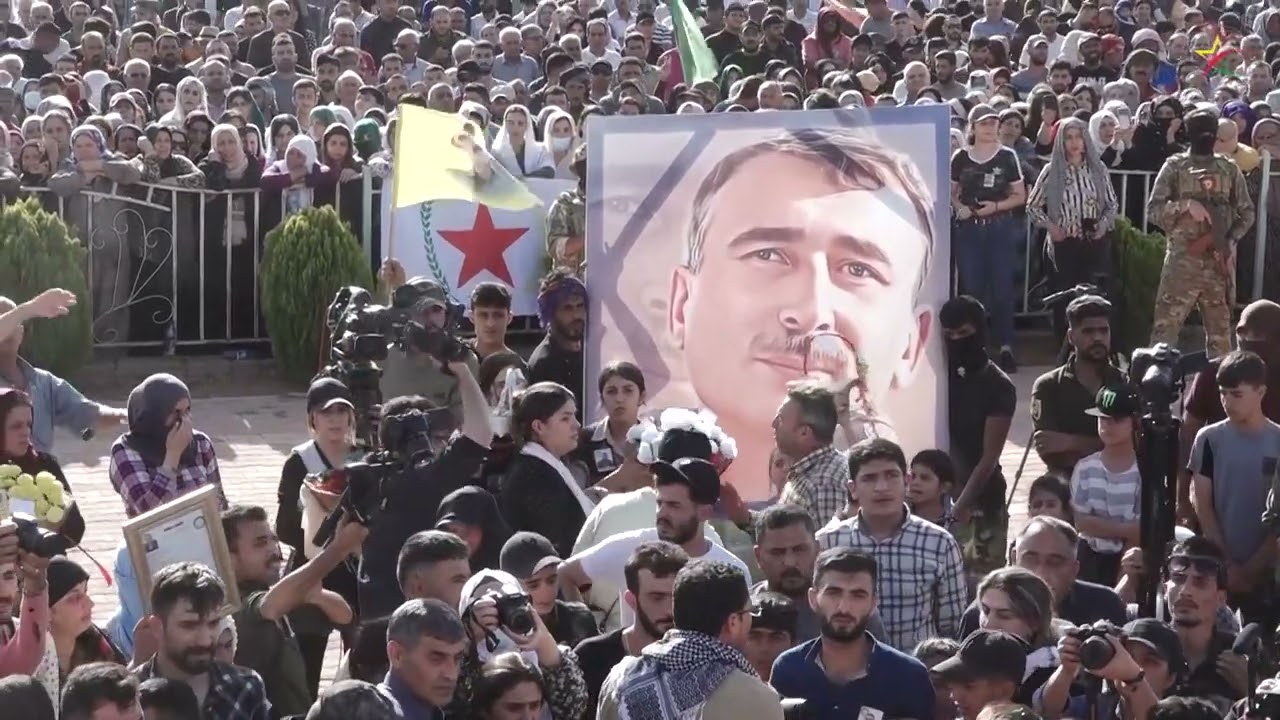 Şehîd Ferhad Şibli bajarê derîkê bi merasîmek girseyî hat oxir kirin