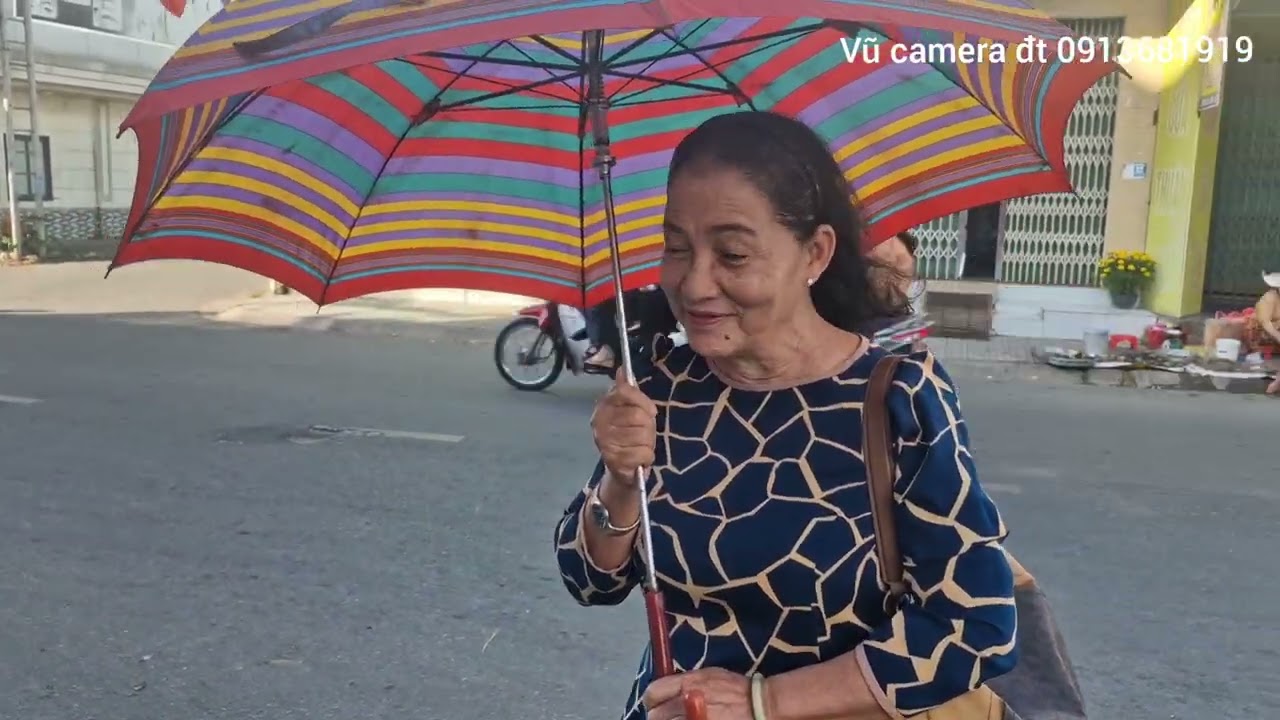 Chợ Bình Đại ngày mùng 1 tết