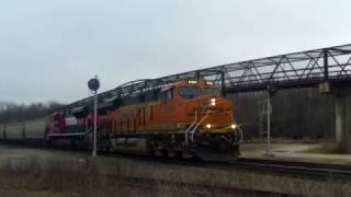 BNSF 8194 leads FXE SD70ACe on WB BNSF grain