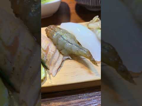 이 초밥… 멈출 수가 없다..