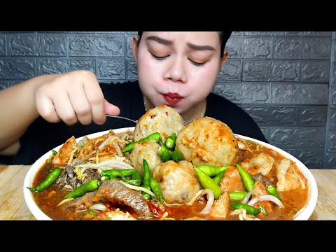 Pedas nya bakso tenis cabe rawit pake daging sapi ceker ayam mie toge sambal satu mangkok mukbang