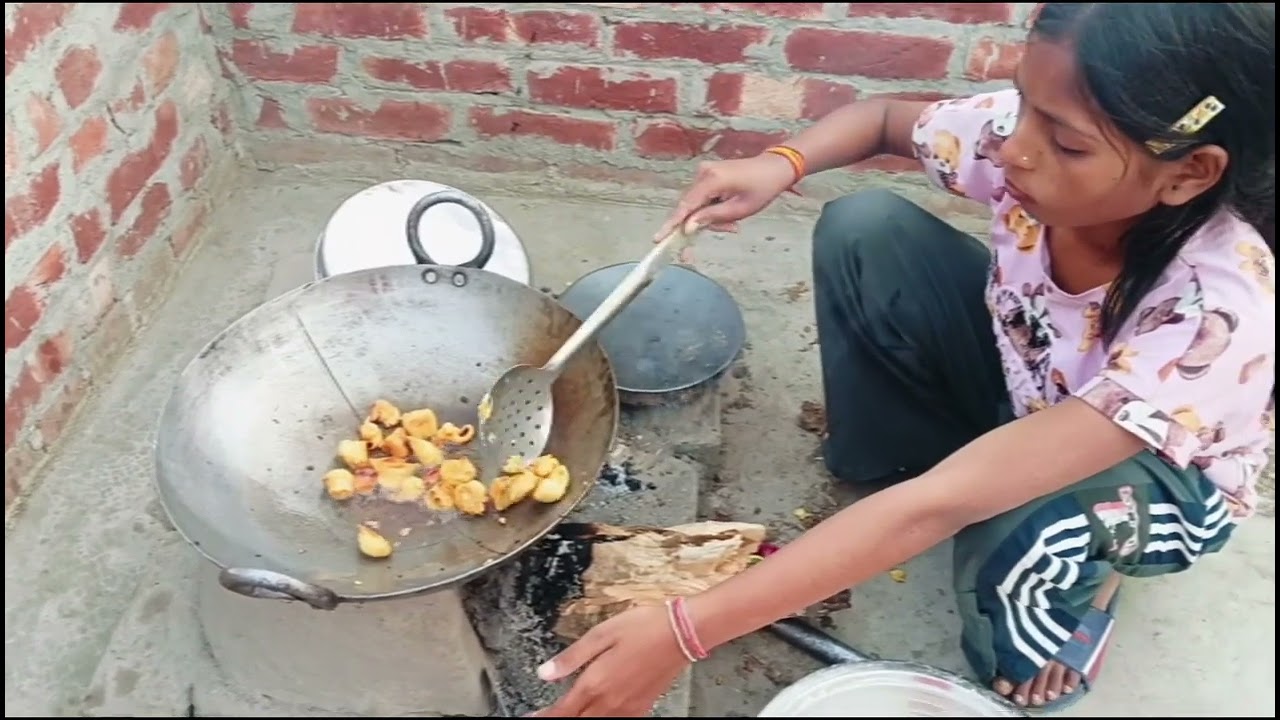 18 February 2026 swadisht kadhi banai hai 😛😍😛#ytshortsindia #viralblog #trendingshorts 