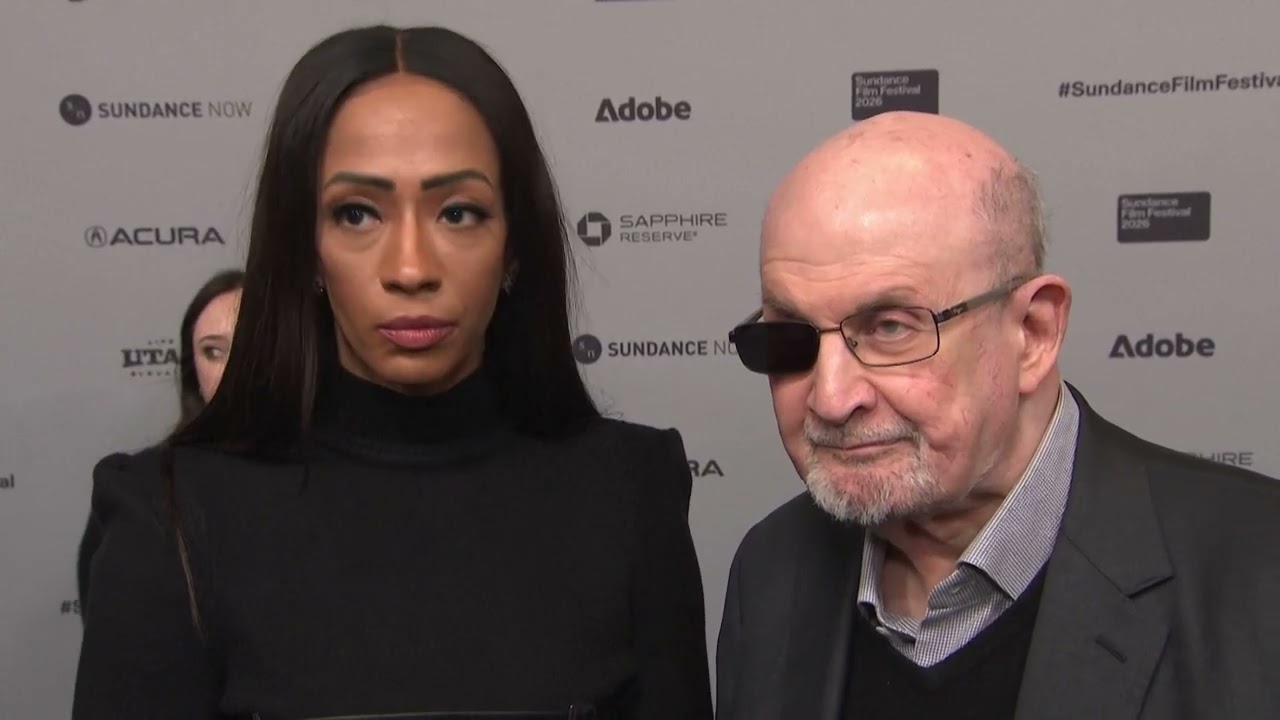 Салман Рушди высказался после тяжелых травм, полученных в результате нападения в 2022 году, котор...