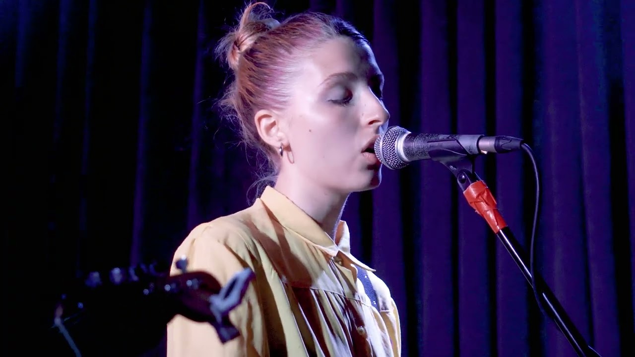 Kill Flora 'Estaba Tan Segura' Vivo en Strummer Show Completo 2023.02.26