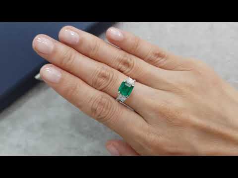 Emerald Muzo Green 1.30 ct, Colombia Video  № 1