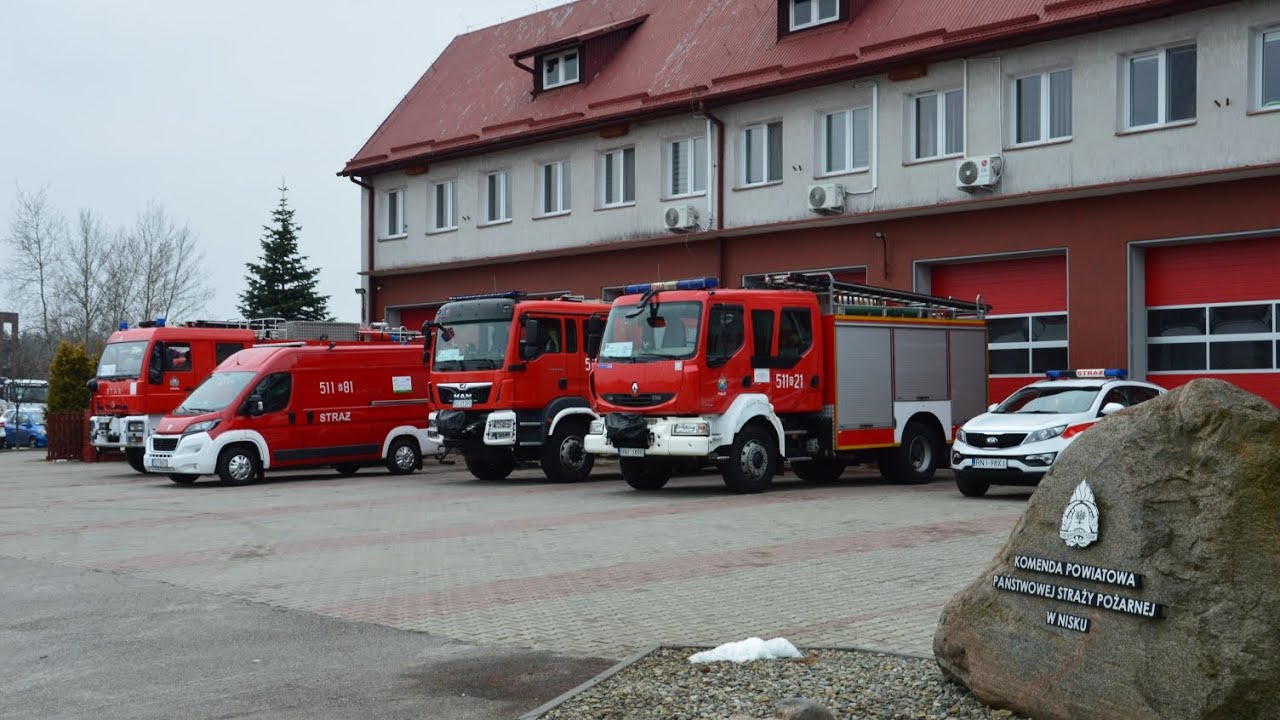 [Od środka] Wyjazd alarmowy plutonu gaśniczego 511[R]21,26,52 z JRG Nisko