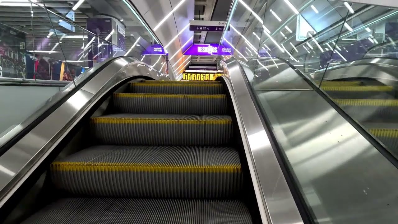 Virtual Walk - The Sidings - London Waterloo Station - March 2026 | kittikoko