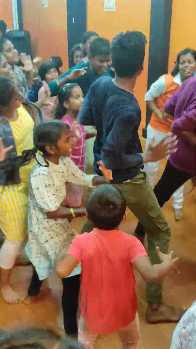 Chrislin group dance...