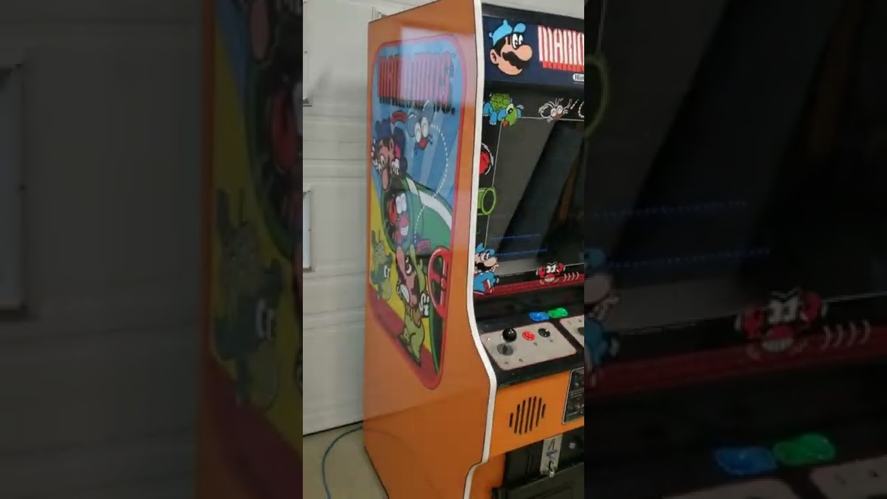 Original 1982 Nintendo VS System Arcade Cabinet Restored.