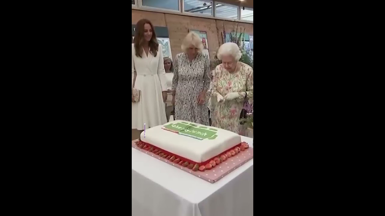 Moments The Queen Made Us Laugh In 2021