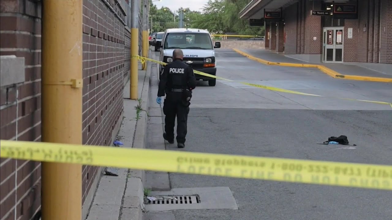 Man dies after daytime stabbing outside subway station in Toronto - YouTube