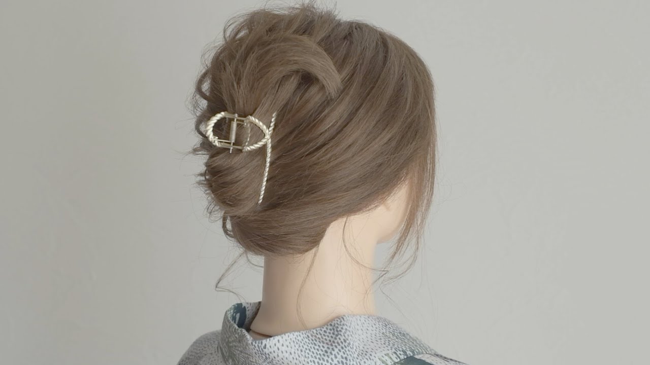 Quick and Easy Claw Clip Hairstyle - YouTube