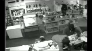 Police Seek 2 Men In Mexican Store Robbery