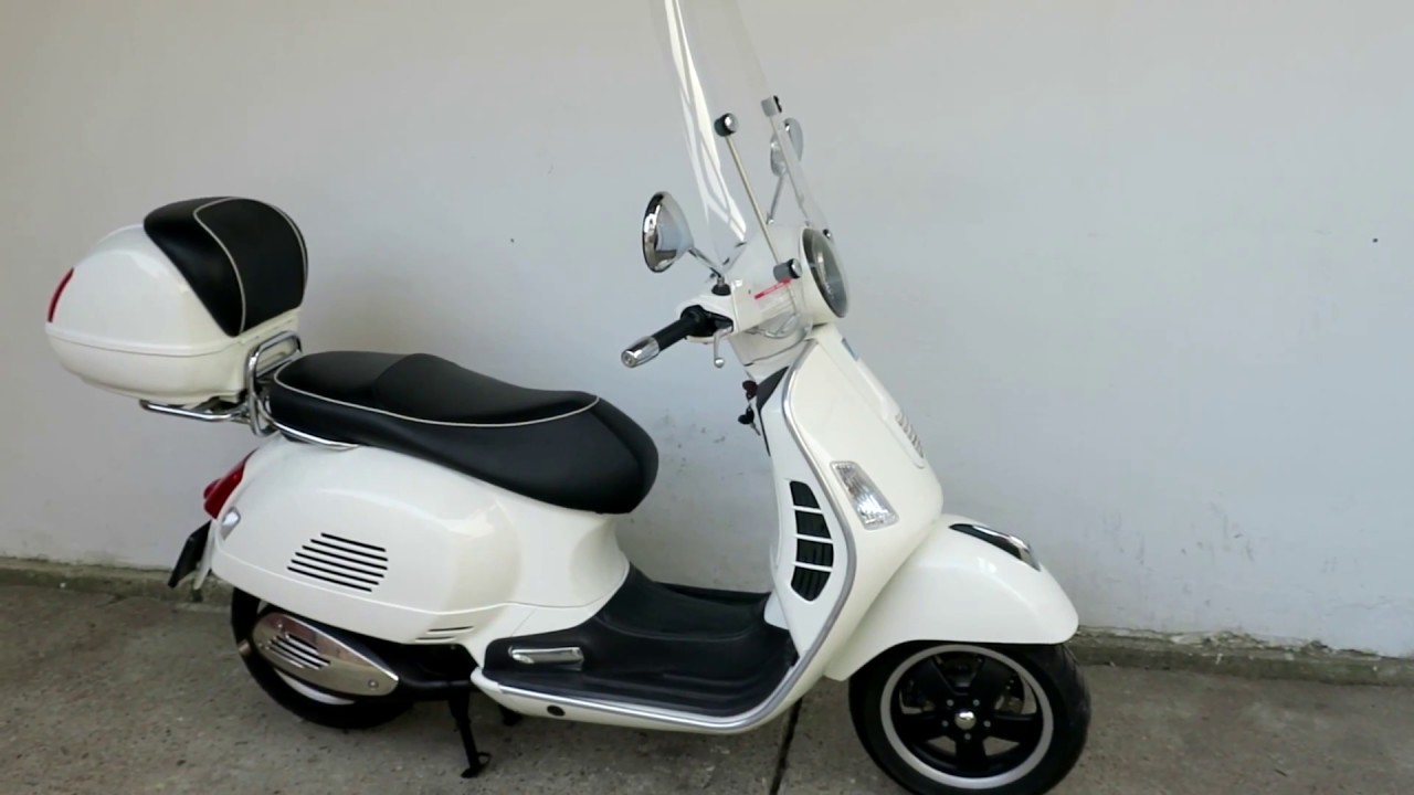 Piaggio Vespa 300cc 21CP - YouTube