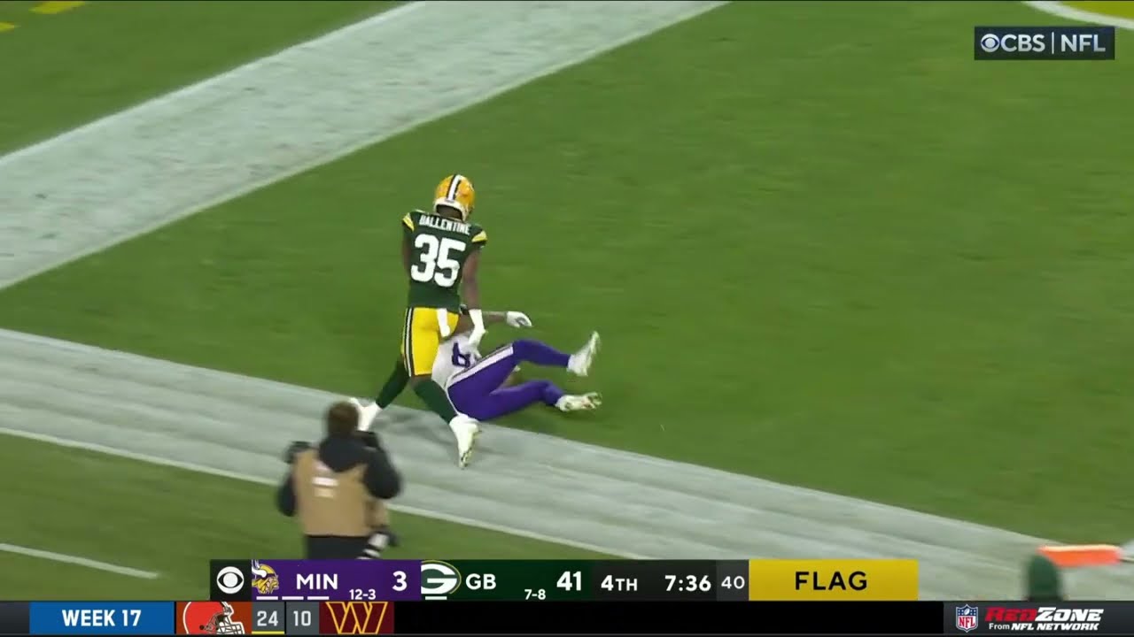 Chris Paul hits a huge three to cut the lead down to 42