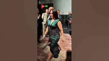 استقبال أسطوري للميجا ستار بوسي في حفل زفاف ذياد و دنيا 