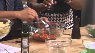 LuAnn de Lesseps Makes Tomato Basil Pasta