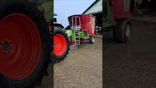 Claas Arion 470 &amp; Strautmann Verti-Mix 1251 – Feeding Time 🐄🚜 #claas #tmr #farmlife #strautmann