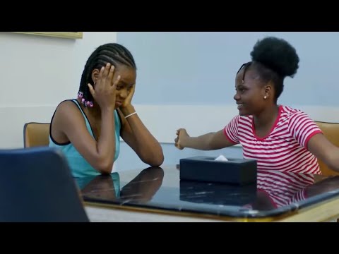 ALIMPACHIKA MWANAMKE CHIZI MIMBA MTOTO WAKE AKAANZA KUPIGA WATU HOVYO