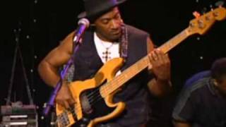 Video thumbnail of "Marcus Miller Master of All Trades - Killing Me Softly"