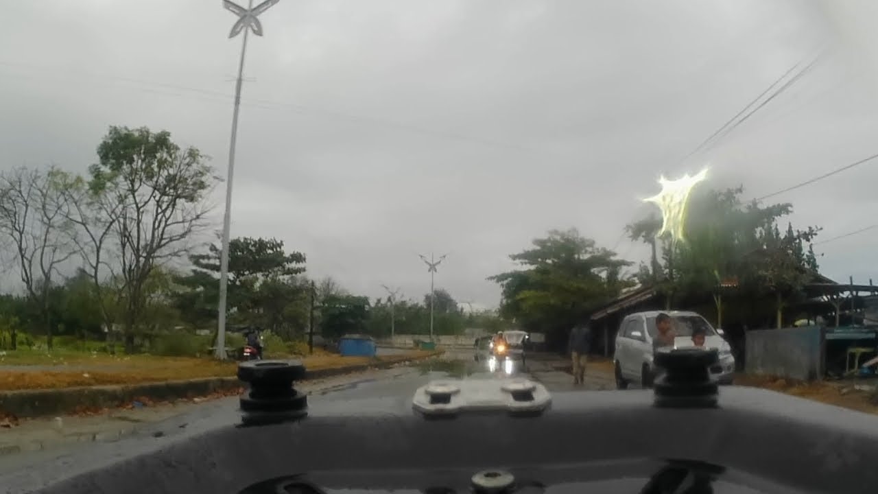 Kamera di Belakang Motor ➖ Jalan-Jalan Pas Hujan
