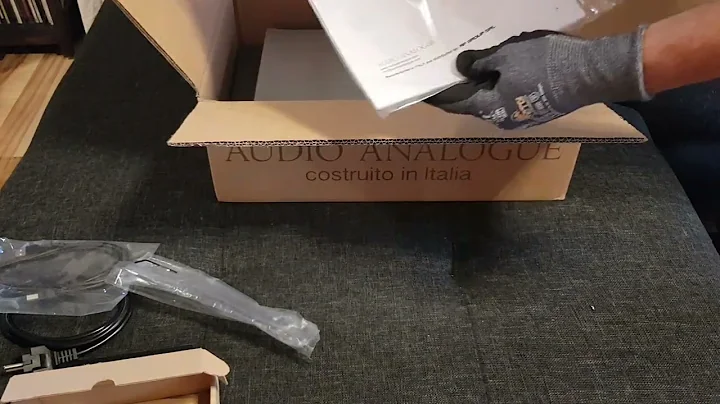 Unboxing  "Audio Analogue AA DAC"