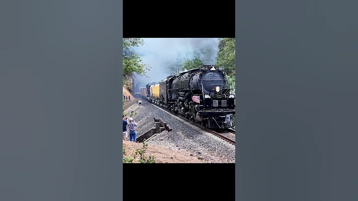 Chasing Big Boy! Clipper Gap Rd, Auburn, CA #train #bigboy #railroad #railway #steamtrain #railfan
