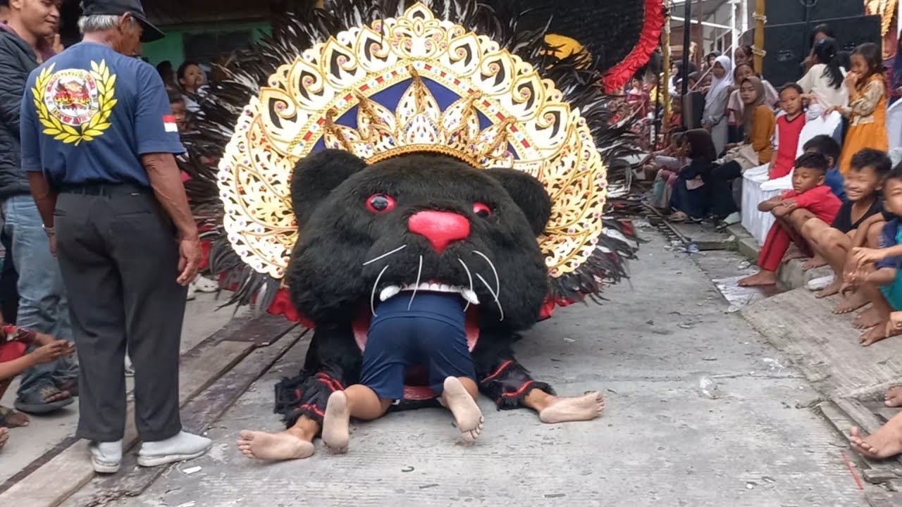Barongan Dewa Dewi Ngamuk makan Bocil Di Kedunguter Demak